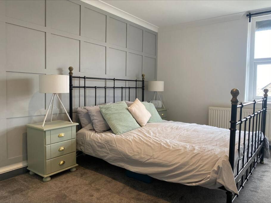 Dragon Parade Apartment هاروغايت المظهر الخارجي الصورة
